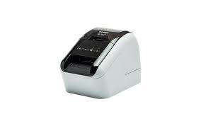 Brother QL-800 – מדפסת מדבקות עם חיתוך אוטומטי, מתאימה להדפסה על מדבקות כתובת, ברקוד, תיוגים ושילוח.