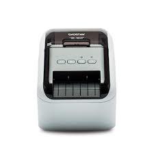 Brother QL-800 – מדפסת מדבקות עם חיתוך אוטומטי, אידיאלית לשימוש במשרדים, חנויות ובתי עסק הדורשים הדפסה מהירה ומדויקת.