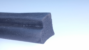 פרופיל גומי למרחב מוגן דירתי