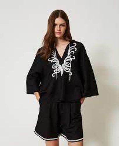 Linen blend blouse with embroidery