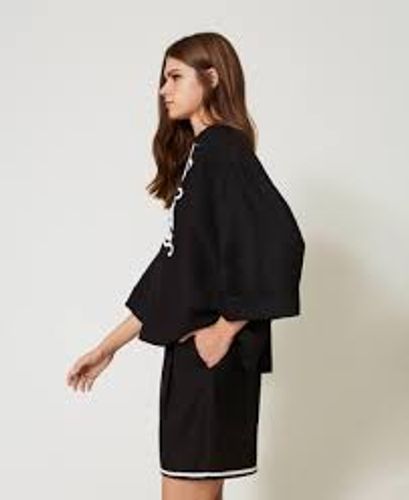 Linen blend blouse with embroidery