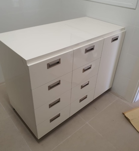שולחן עם מגירות עץ למינציה ואחסון עם שמטח עליון נירוסטה 120*60