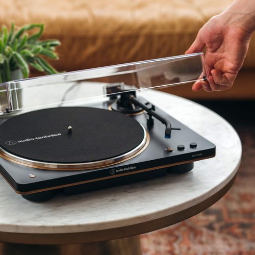פטיפון Audio-Technica AT-LP70XBTWH