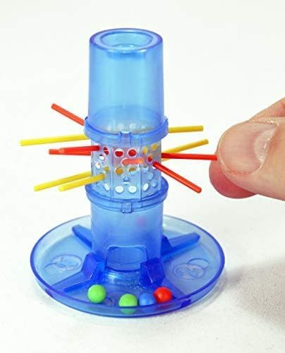 משחק 'Kerplunk' הקטן בעולם