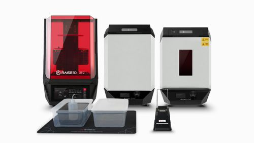 מדפסת תלת מימד Raise3D DF2 Plus לצד ציוד משלים