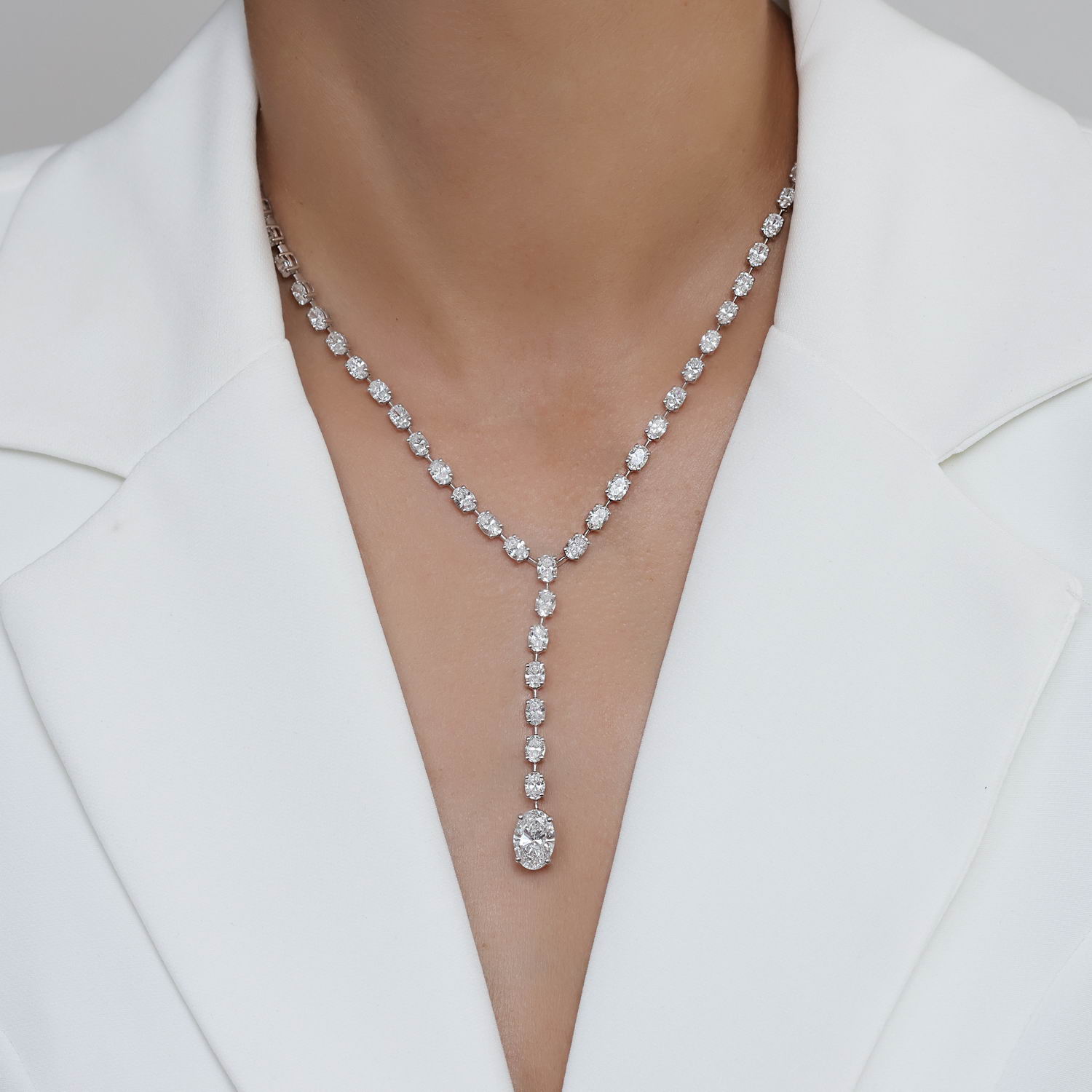 ענק משובץ יהלומים 20.98CT זהב 14K