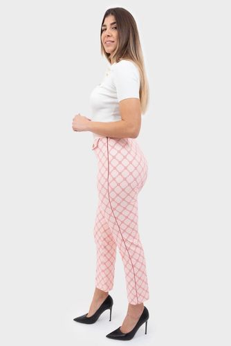 Trousers in crêpe fabric with diamond print