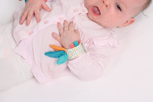 סט משחק לתינוק – רעשנים לתפסים על ידיים ורגליים, LUDI