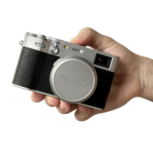 Fujifilm FinePix X100VI -יבואן רשמי פוג'י כסוף