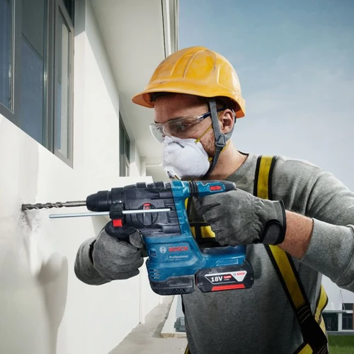 סט 3 כלים (6 חלקים) , פטישון GBH 18V-22 + אימפקט GDR 18V-215 + משחזת בוש GWS 18V-8 + כולל שתי סוללות 5 AH , מטען GAL18V-40 ותיק נשיאה BOSCH 