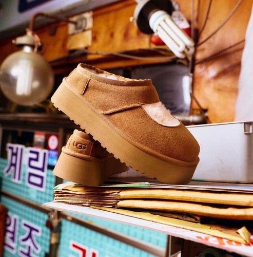 כפכף UGG מרי ג׳יין צ׳סנאט מידות 36-41 לנשים
