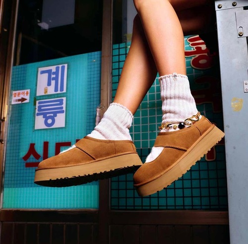 כפכף UGG מרי ג׳יין צ׳סנאט מידות 36-41 לנשים