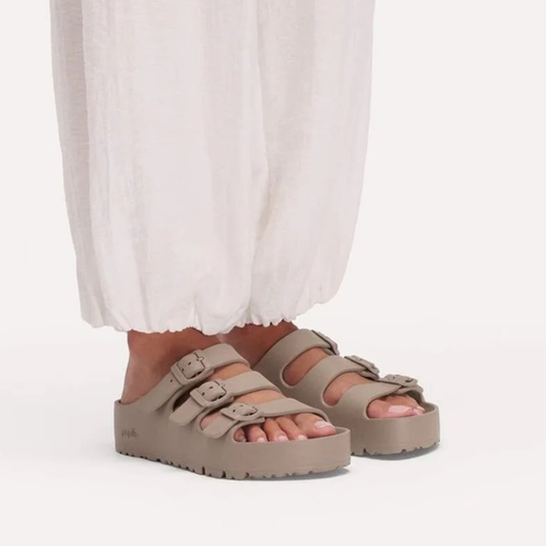 כפכף BIRKENSTOCK FLORIDA מידות 36-41 לנשים בגוון אפור בהיר