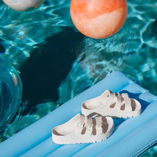 כפכף BIRKENSTOCK FLORIDA לבן מידות 36-41 לנשים בגוון לבן