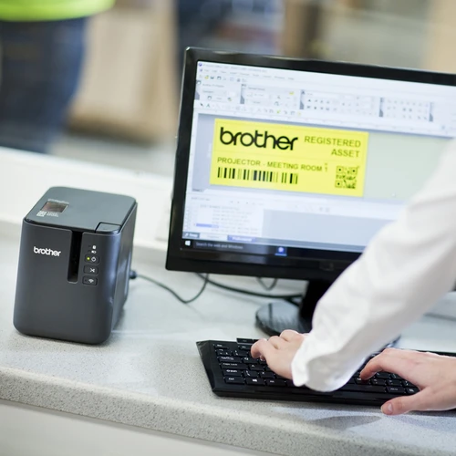 מדפסת מדבקות ניידת אלחוטית Brother P-TOUCH PT-P900WC