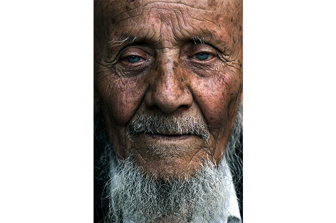 קשגר, סין EF 85mm f/1.8 USM - עודד וגנשטיין