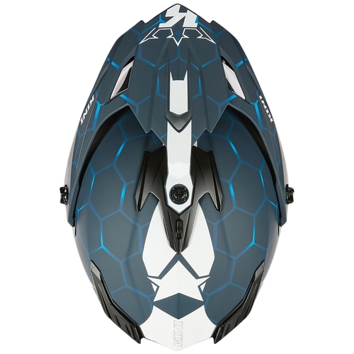 קסדת אדוונצ'ר Kini Red Bull ADV X בצבע כחול לבן גודל XS דגם KRADV-001 עם מבנה דו-קליפתי מפיברגלס, מערכת אוורור מתקדמת, מגן שמש משולב ומוכנה לחיישן Quin Smart Safety