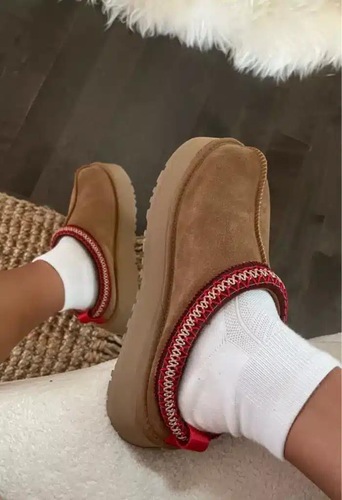 כפכף UGG טאז חום מידות 36-41 לנשים בגוון צ'סנאט
