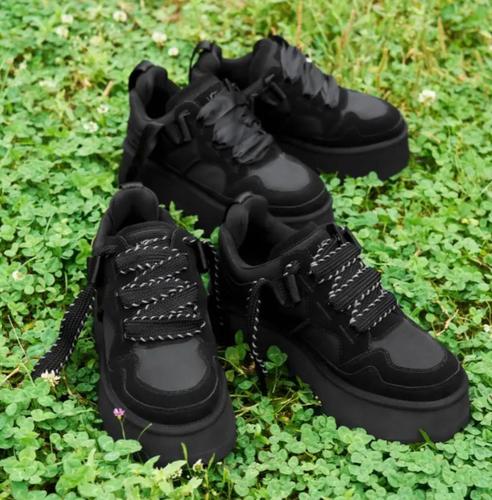 סניקרס UGG אסטרומל שחור מידות 36-41 לנשים