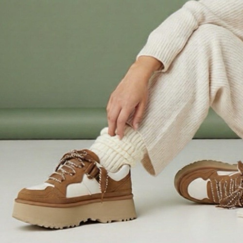 סניקרס UGG אסטרומל מידות 36-41 לנשים