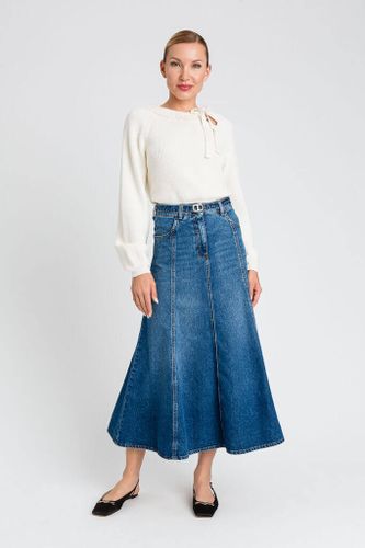 Denim skirt with Oval T belt