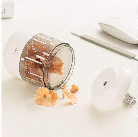 מחדד חשמלי (על סוללות)   ELECTRIC PENCIL SHARPENER , לבן