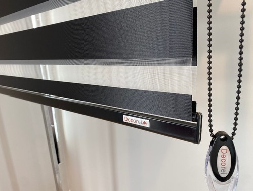 וילון גלילה זברה Decorel פרימיום - שחור