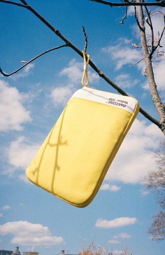 כיסוי לטאבלט / לפלטופ PANTONE - צהוב