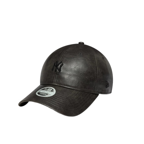 כובע NEW ERA לנשים בגוון אפור דמוי עור