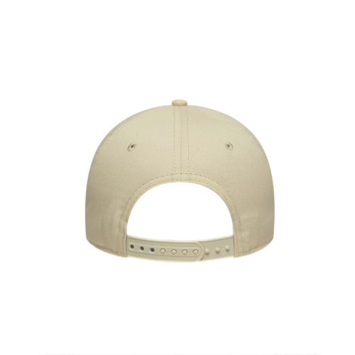כובע NEW ERA לנשים בגוון קרם עם לוגו חום