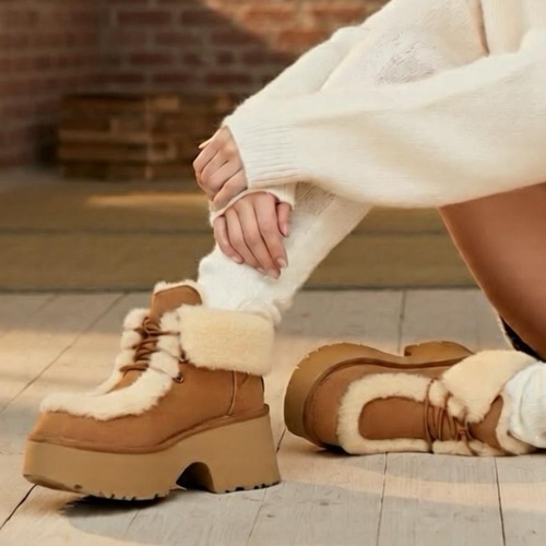 מגף UGG ניו הייט לייס חום מידות 36-41 לנשים