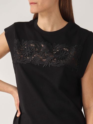 T-shirt with lace insert
