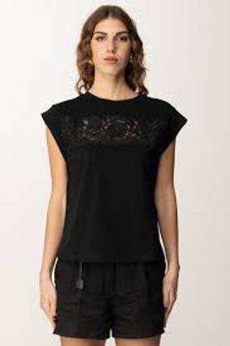 T-shirt with lace insert