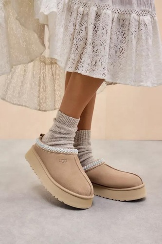 כפכף UGG טאז סנד מידות 36-41 לנשים