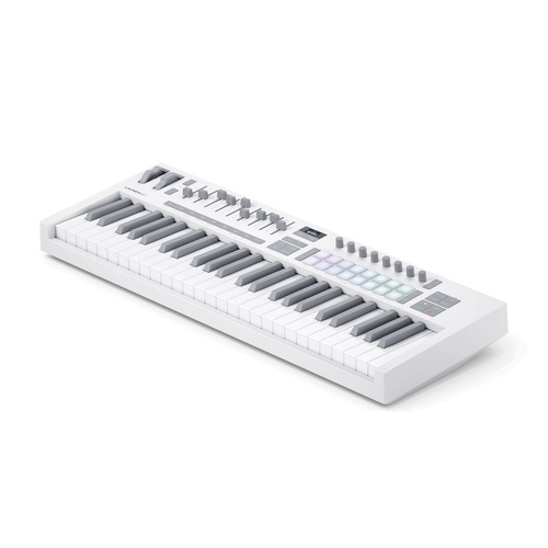 זוית נוספת Novation Launchkey 49 MK4 MIDI keyboard controller