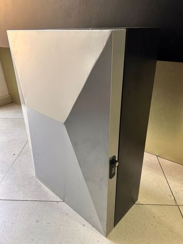 תיבת אחסון למטען לרכב חשמלי – נעילה עם קוד ו/או מפתח
