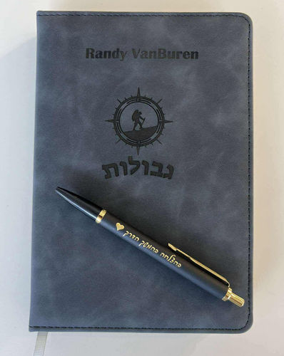 מחברת עסקים עם עט פרקר כדורי