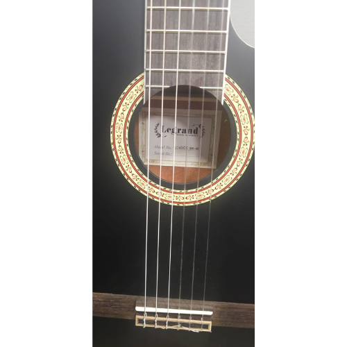 גיטרה קלאסית מוגברת LC40CE בצבע שחור-מאט LEGRAND