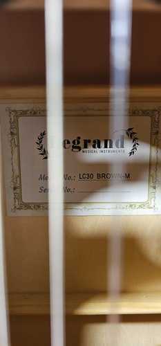 גיטרה קלאסית 4\3 בצבע חום מאט LC20 כולל תיק מבית LEGRAND