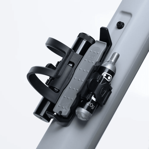 תושבת בקבוק עם כלי עבודה לאופניים - CB BC18 S.O.S BOTTLE CAGE TOOL KIT