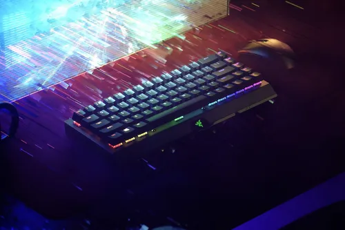 RAZER WOLVERINE V3 PRO - WHITE בקר