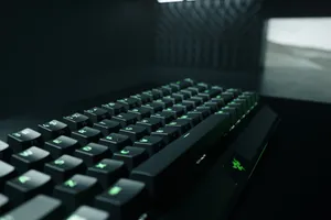 RAZER WOLVERINE V3 TOURNAMENT ED.-  WHITE בקר