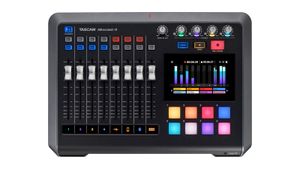 מיקסר הקלטה לפודקאסט Tascam Mixcast 4