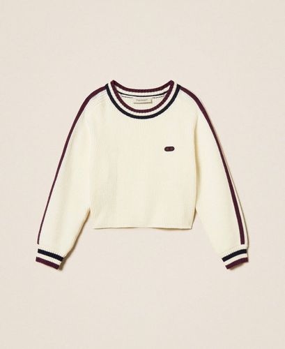 Ribbed jumper with two-tone stripes