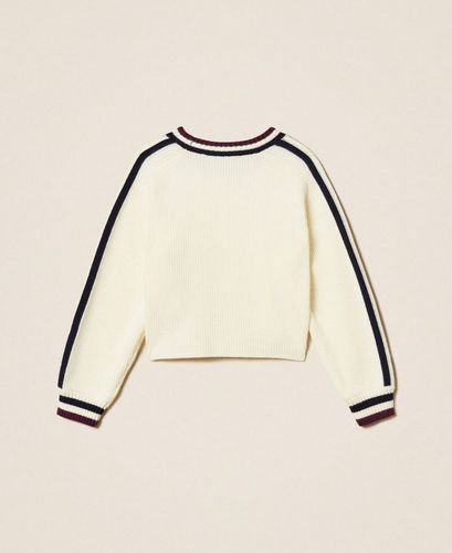 Ribbed jumper with two-tone stripes