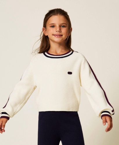 Ribbed jumper with two-tone stripes