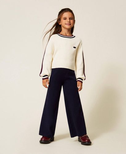 Ribbed jumper with two-tone stripes