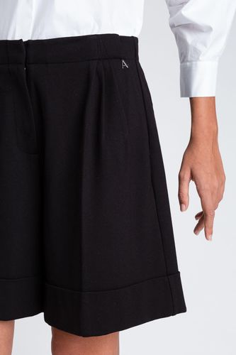 WOMEN SHORT