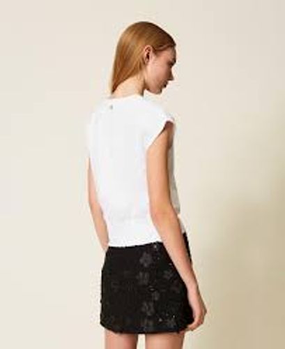 T-shirt with hand-embroidered flowers