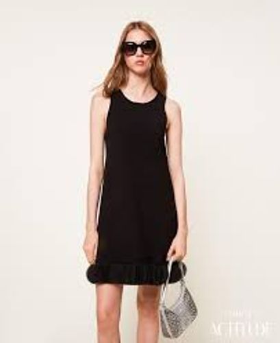 Short knit dress with organza
